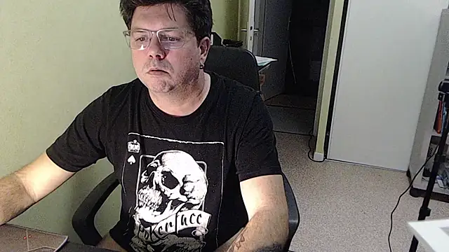 blueandwhite1 online show from 16, 12, 2025