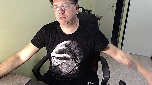 Snapshot of blueandwhite1 chatting on 29, 11, 2025 blueandwhite1 online show from 29, 11, 2025