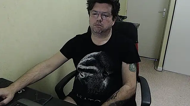 blueandwhite1 online show from 9, 1, 2026