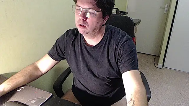 blueandwhite1 online show from 13, 1, 2026