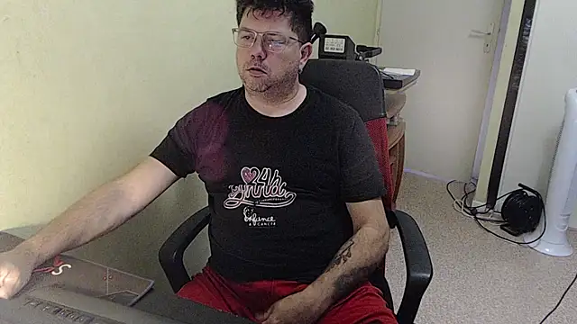 Snapshot of blueandwhite1 chatting on 25, 10, 2025 blueandwhite1 online show from 25, 10, 2025