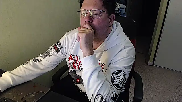 blueandwhite1 online show from 8, 2, 2025