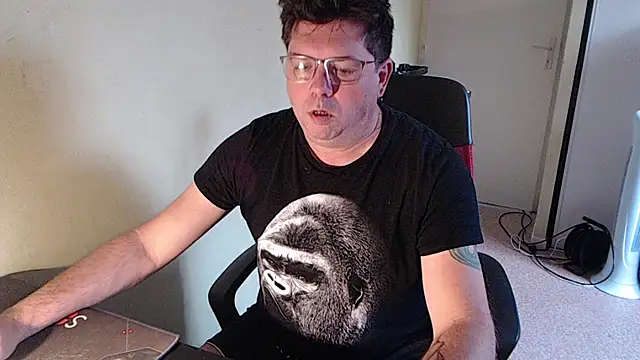 Snapshot of blueandwhite1 chatting on 8, 10, 2025 blueandwhite1 online show from 8, 10, 2025