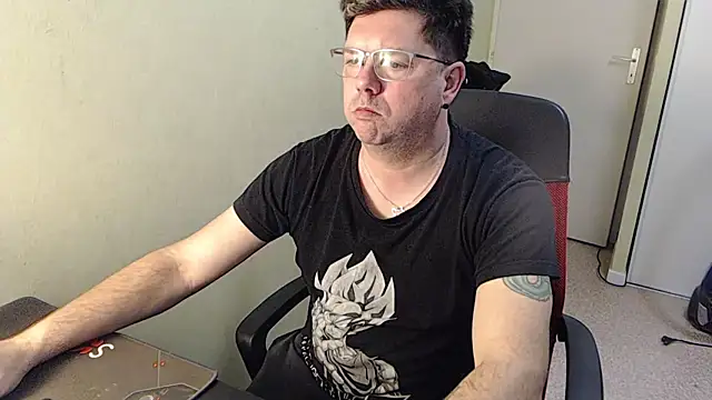 blueandwhite1 online show from 28, 1, 2025