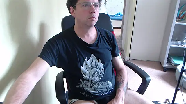 blueandwhite1 online show from 28, 4, 2026