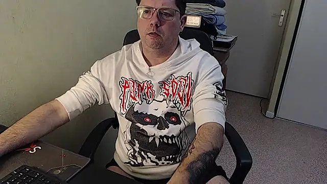 blueandwhite1 online show from 9, 2, 2025
