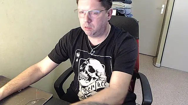 blueandwhite1 online show from 3, 2, 2025
