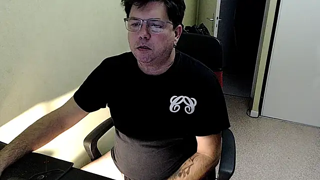 blueandwhite1 online show from 3, 12, 2025