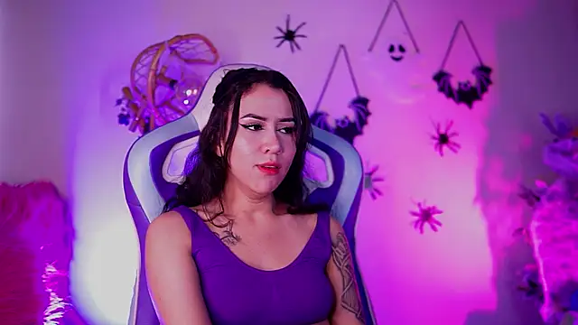  chloe moons  online show from 20, 10, 2025