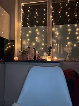 lisapeperoni online show from 23, 2, 2026