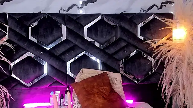 Zoe-Johnson  online show from 9, 1, 2026