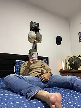 Snapshot of Jaguer2213 chatting on 1, 11, 2025 Jaguer2213 online show from 1, 11, 2025