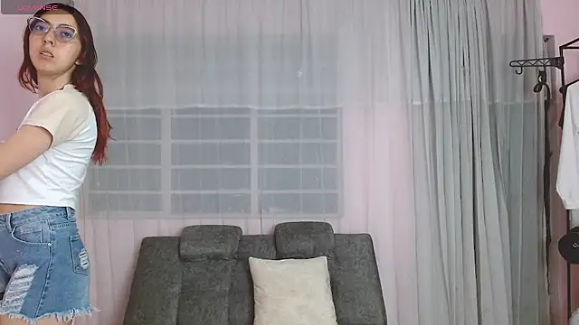 AnnieSparkle online show from 26, 7, 2026