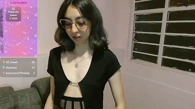 AnnieSparkle online show from 6, 11, 2025