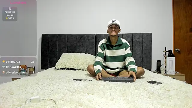 Snapshot of AlejandroLoouis chatting on 19, 9, 2025 AlejandroLoouis online show from 19, 9, 2025