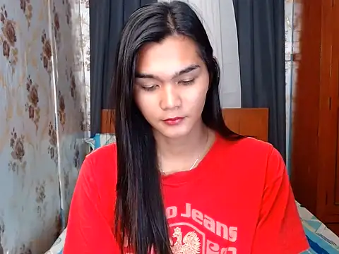 lady in moon online show from 27, 10, 2025