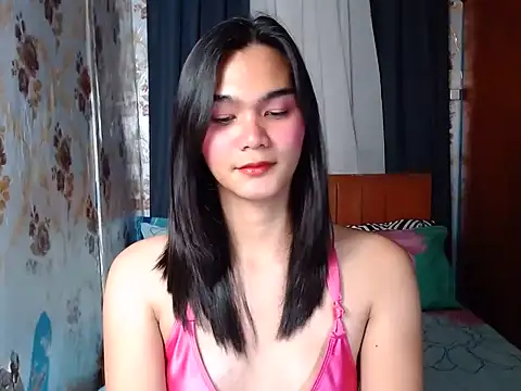 lady in moon online show from 5, 3, 2026