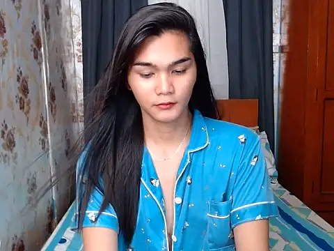 lady in moon online show from 22, 10, 2025