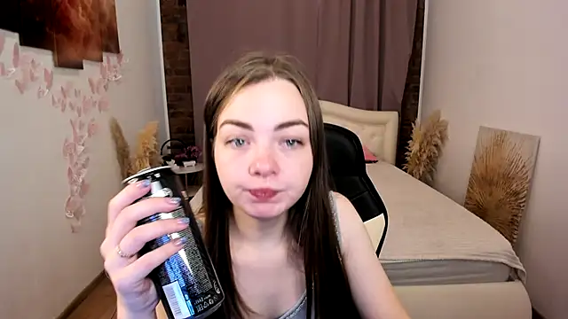Shying Chloe online show from 10, 9, 2025
