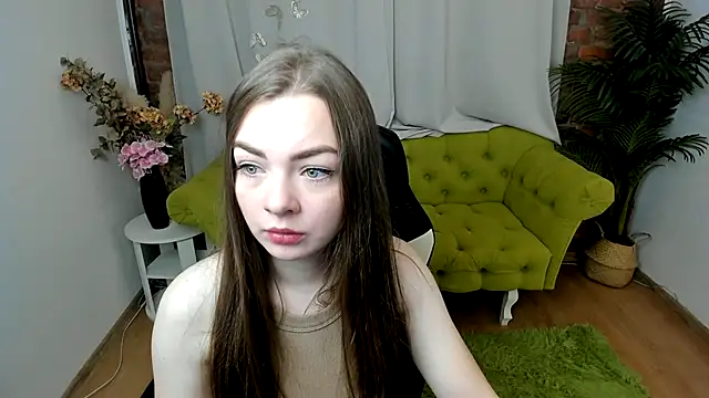 Shying Chloe online show from 3, 10, 2025