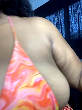 Snapshot of Yera_brown69 chatting on 16, 11, 2025 Yera brown69 online show from 16, 11, 2025