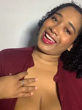 Snapshot of Yera_brown69 chatting on 4, 12, 2025 Yera brown69 online show from 4, 12, 2025