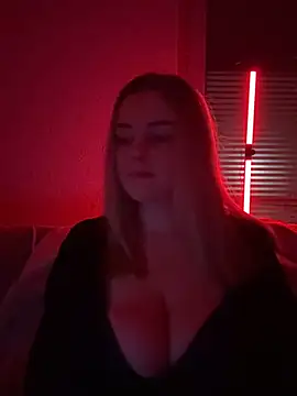 ItsLxsa online show from 11, 4, 2026