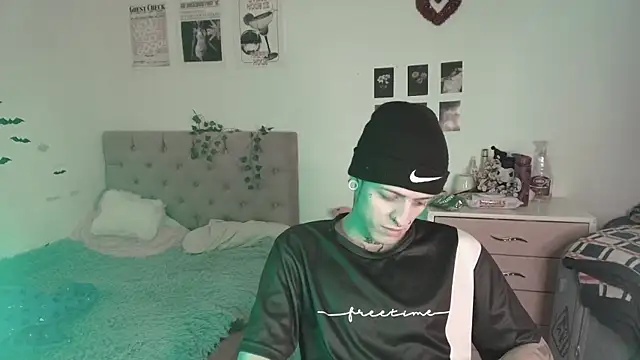 2cyboy  online show from 8, 9, 2025