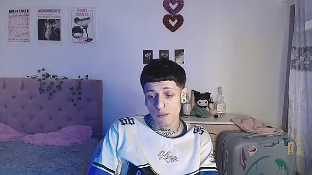 2cyboy  online show from 15, 9, 2025