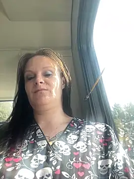 Snapshot of sinfful-secrets@xh chatting on 8, 10, 2025 sinfful-secretsxh online show from 8, 10, 2025