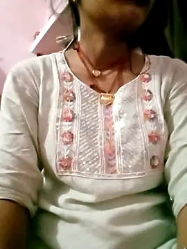 Hot tin74 online show from 8, 11, 2025