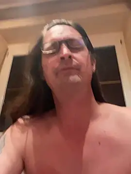 Snapshot of Cleohot1977 chatting on 25, 3, 2026 Cleohot1977 online show from 25, 3, 2026