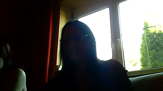 Snapshot of Cleohot1977 chatting on 11, 4, 2026 Cleohot1977 online show from 11, 4, 2026