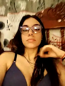 emmii cute online show from 4, 10, 2025