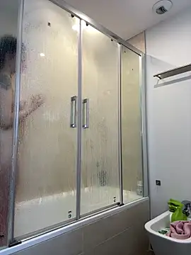 prettylittlefooxy online show from 12, 11, 2025