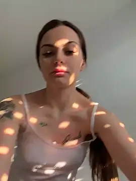 prettylittlefooxy online show from 23, 3, 2026