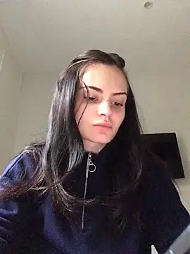 prettylittlefooxy online show from 13, 11, 2025