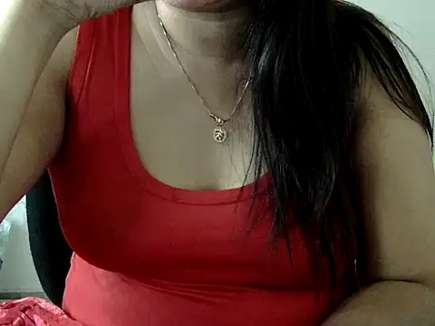 Snapshot of Mon-Luv chatting on 17, 12, 2025 Mon-Luv online show from 17, 12, 2025