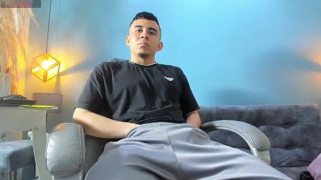 Snapshot of Eross_Santy chatting on 28, 10, 2025 Eross Santy online show from 28, 10, 2025