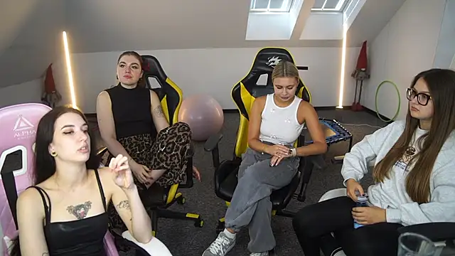  Lili 054 online show from 24, 9, 2025
