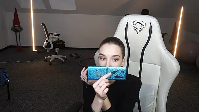  Lili 054 online show from 5, 10, 2025