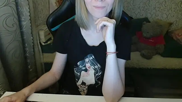 Snapshot of Ogonechekkk chatting on 9, 10, 2025 Ogonechekkk online show from 9, 10, 2025