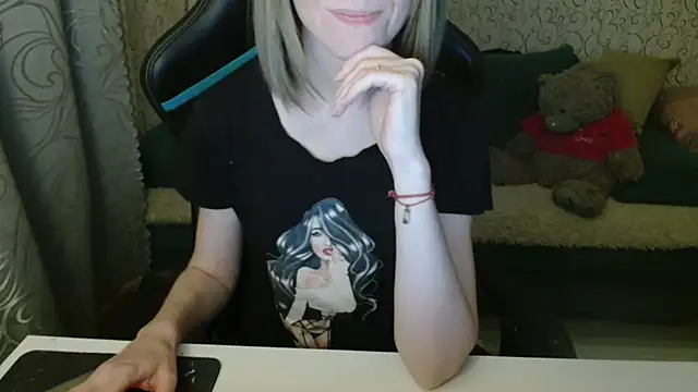 Snapshot of Ogonechekkk chatting on 4, 10, 2025 Ogonechekkk online show from 4, 10, 2025