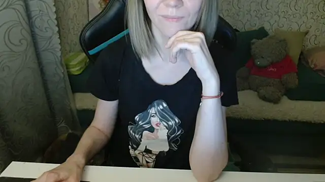 Snapshot of Ogonechekkk chatting on 1, 10, 2025 Ogonechekkk online show from 1, 10, 2025