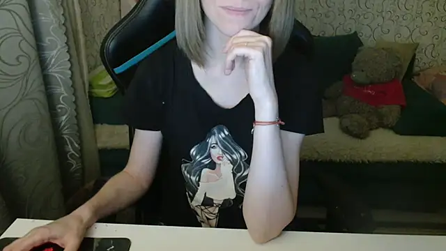 Snapshot of Ogonechekkk chatting on 3, 10, 2025 Ogonechekkk online show from 3, 10, 2025