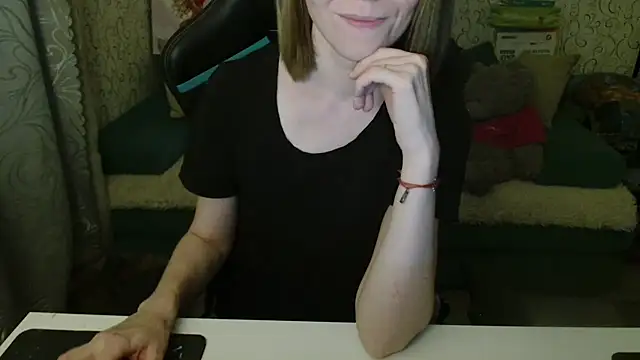 Snapshot of Ogonechekkk chatting on 10, 9, 2025 Ogonechekkk online show from 10, 9, 2025