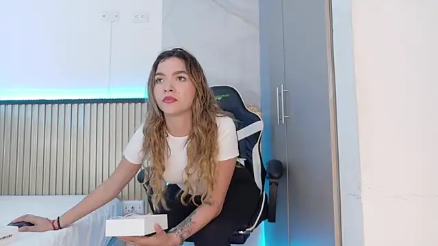 Sammy Lovee online show from 17, 10, 2025