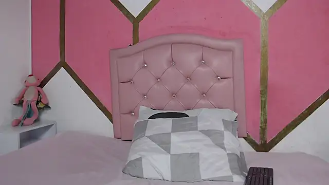 Mia Wilsom online show from 17, 10, 2025