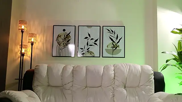 Violeta Foxz online show from 13, 3, 2026