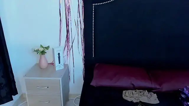 Snapshot of LucianaBlackwell chatting on 28, 11, 2025 LucianaBlackwell online show from 28, 11, 2025